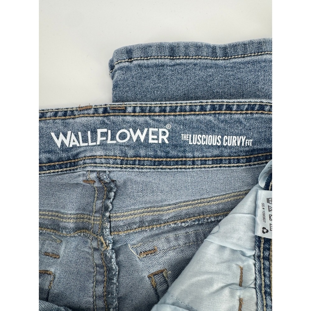 Wallflower Luscious Curvy Fit Bootcut Jeans Blue WLM08234B Womens 5 Long - Picture 6 of 7